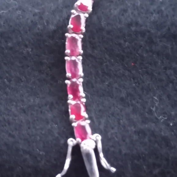Genuine ruby tennis bracelet - Picture 4 of 15